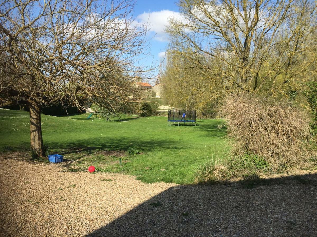 Le Petit Bijou Bed & Breakfast Saint-Fraigne Luaran gambar